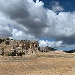 Anavadia מלון
