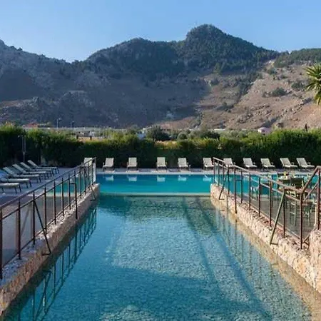Anavadia Hotel