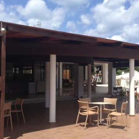 מלון Anavadia 4*